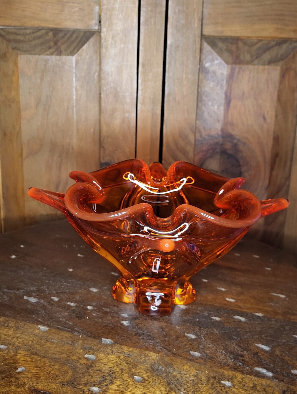 Hand-Blown Pink Glass Centerpiece Bowl - Picture 7 of 14